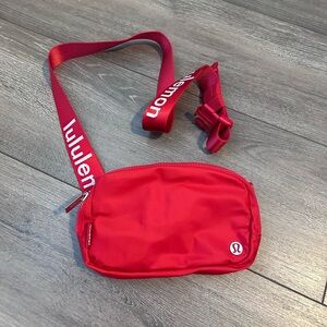 Lululemon 1L Belt bag EUC